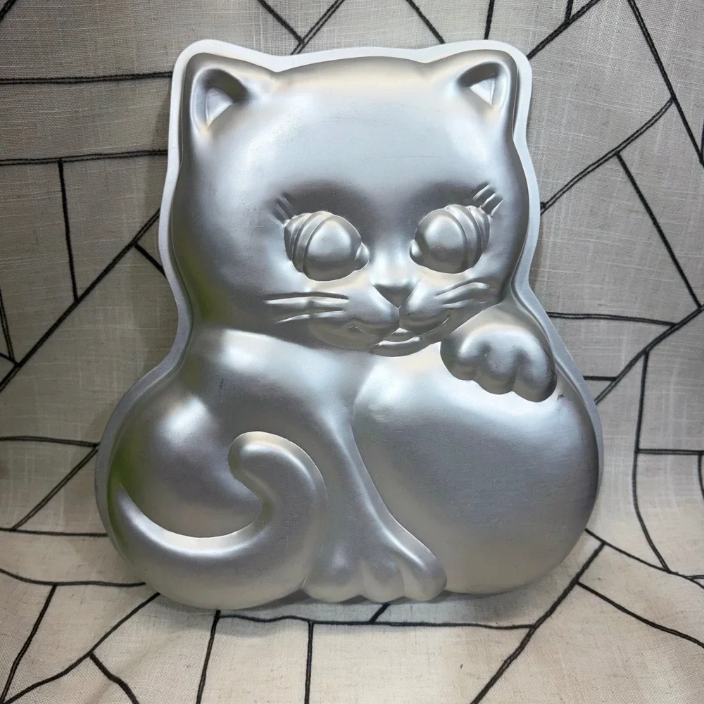 Wilton Cake‎ Pan 12x11 Silver Vintage 1979 Sitting Kitten Cat Mold 502-1972